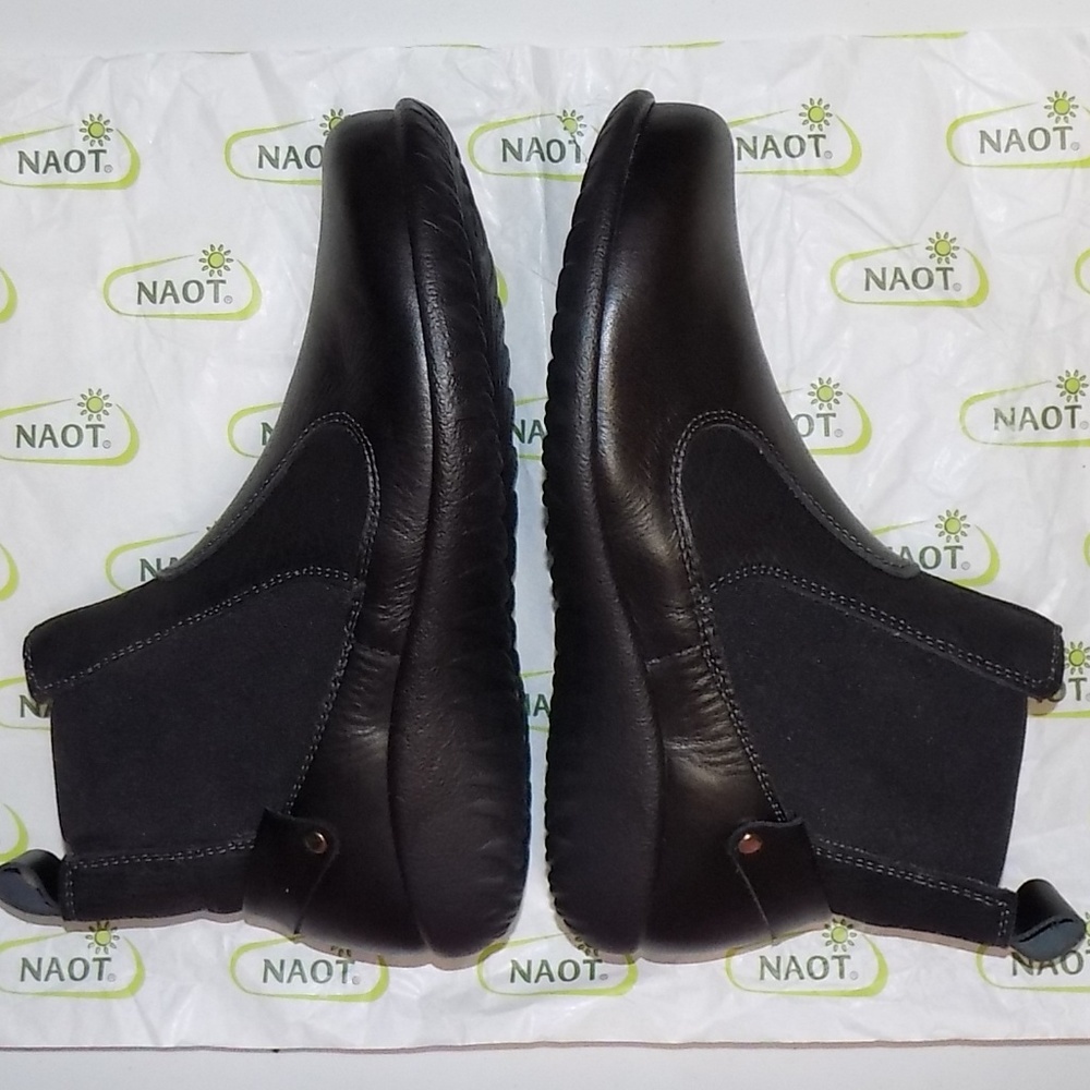 NIB Naot Konini Black Raven/Crackle Chelsea size36
